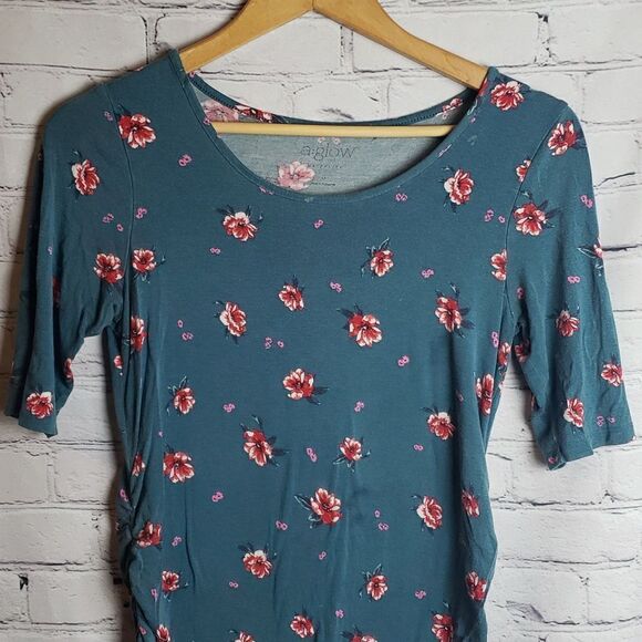 Aglow Floral Blue Top - Picture 4 of 8